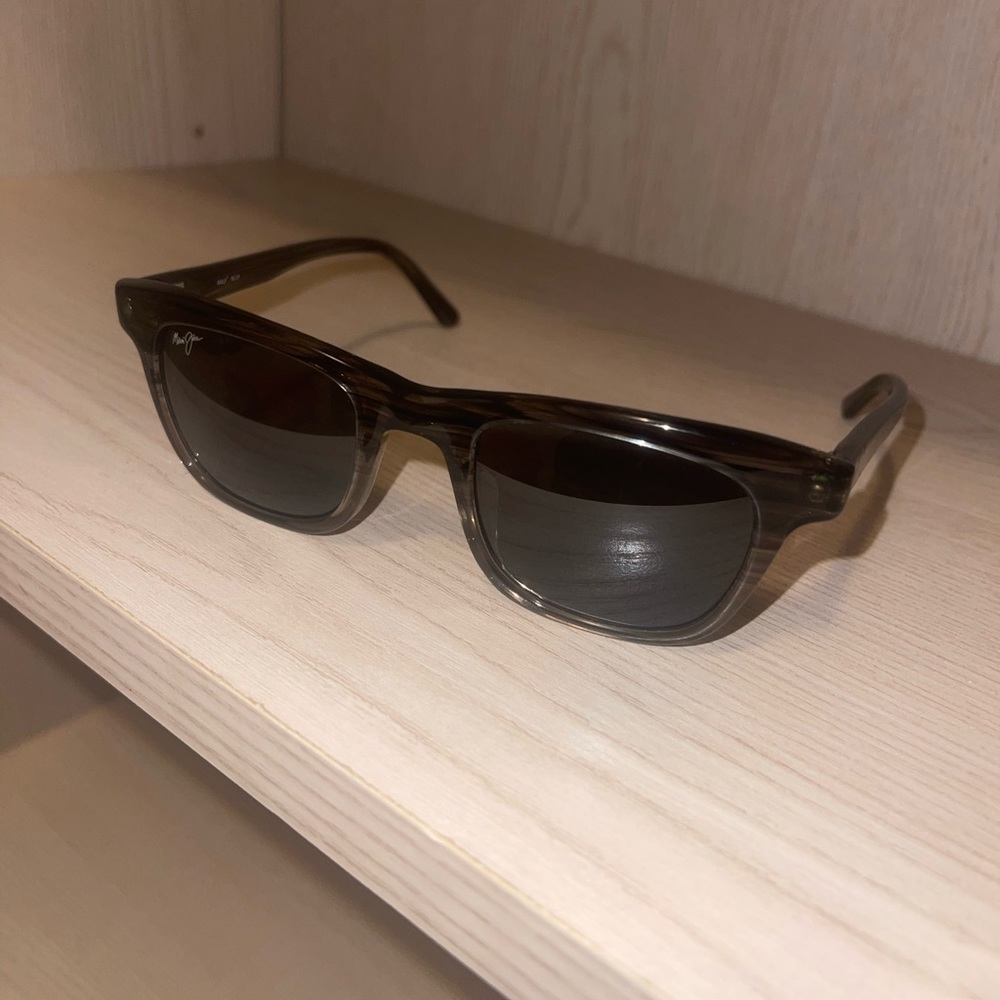 Sunglasses MAUI JIM - ALOHA FRIDAY GREY